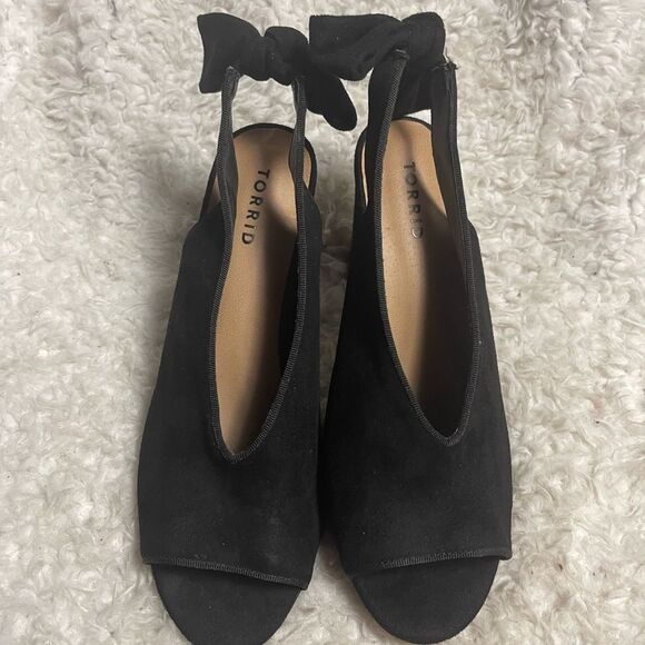 Torrid synthetic Black suede Peep-Toe sling back heels with bow accent SZ10W - Picture 7 of 11